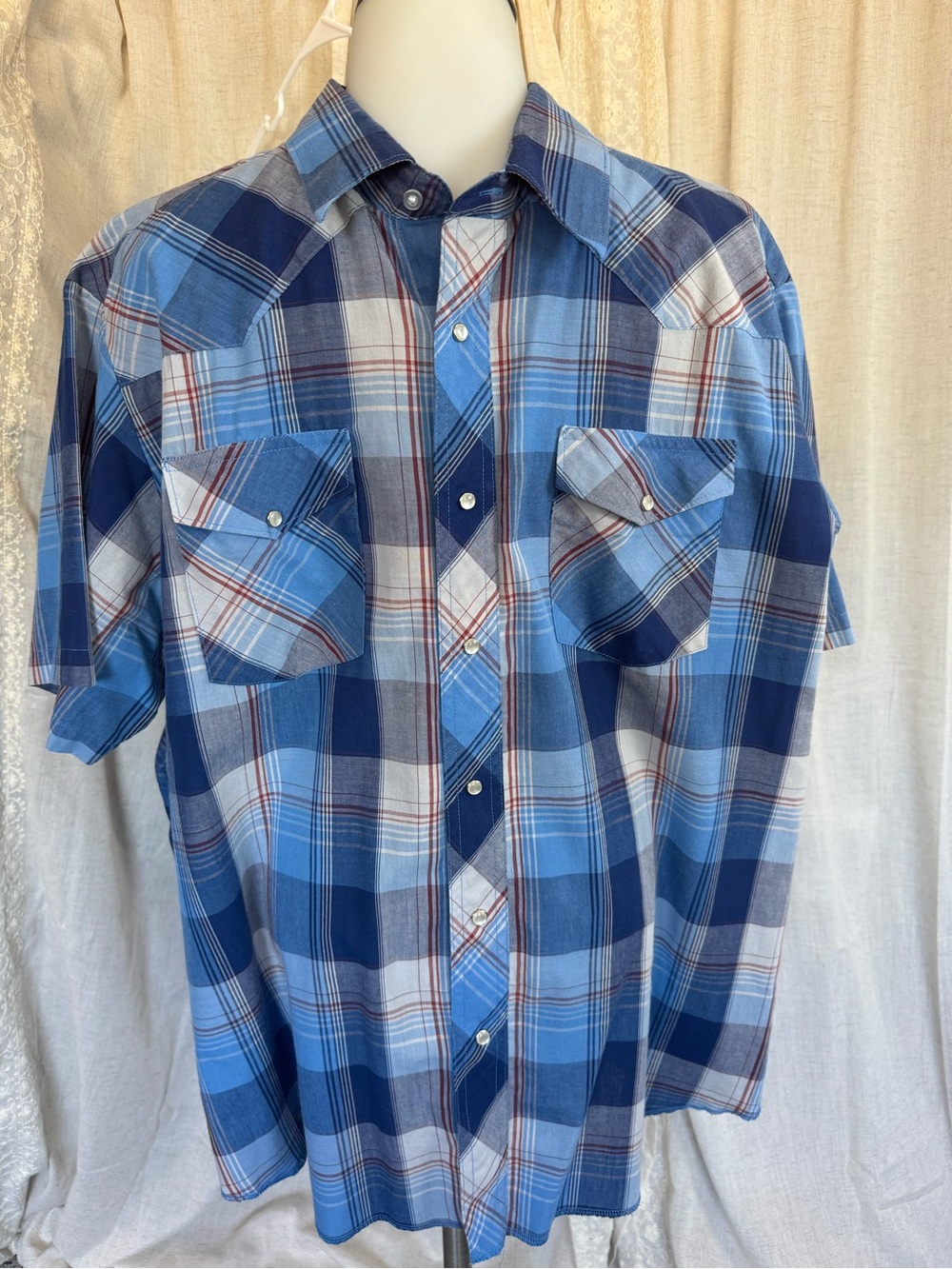 VNTG Wrangler pearl snap button western cowboy workwear plaid rodeo short sleeve